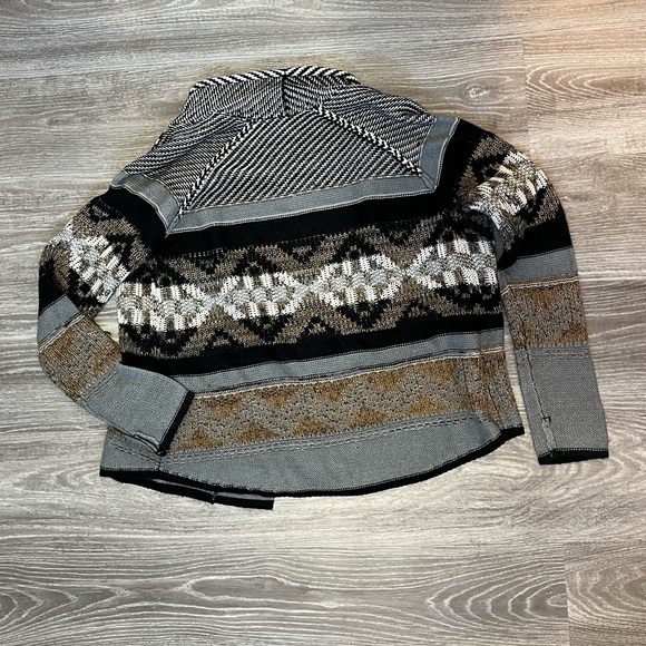 Patterned Cardigan Size Large - Picture 5 of 7